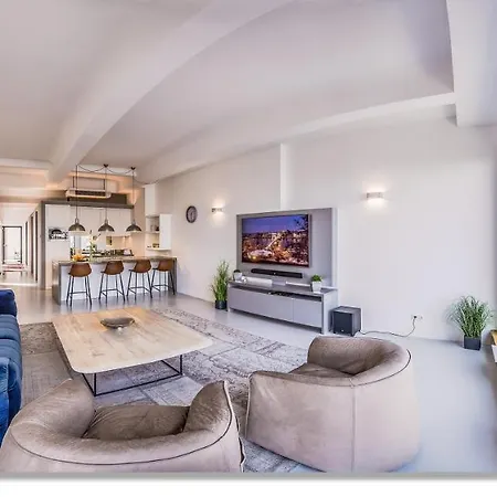 Loft Astoria Apartment