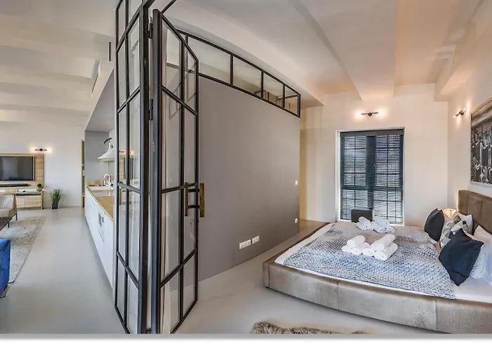 Loft Astoria *